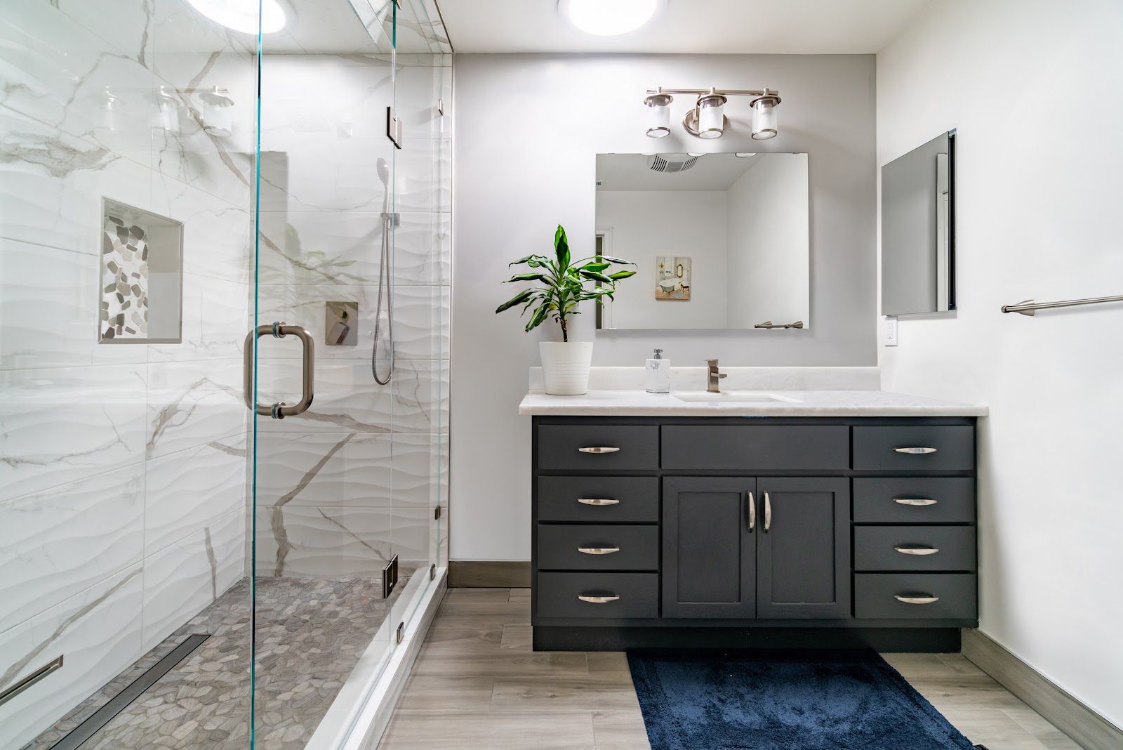 bathroom with pretty tiles